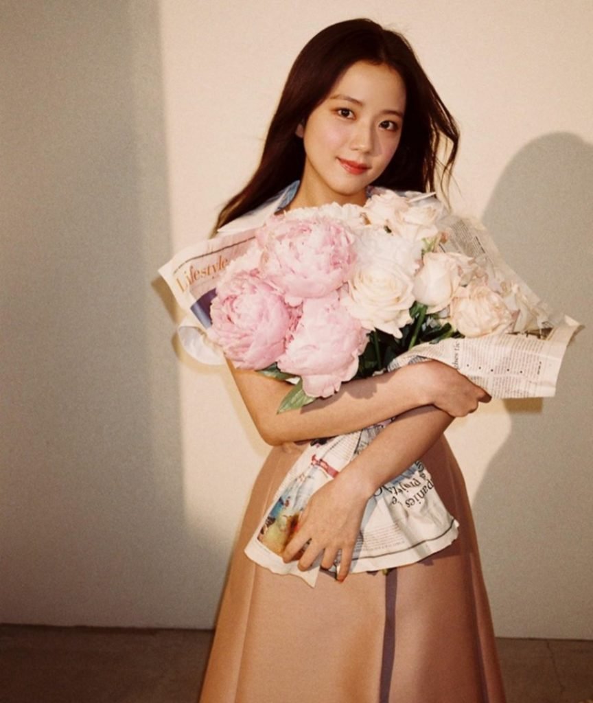 BLACKPINK JISOO Uploads Photos on Instagram