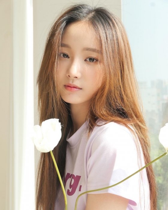 Yeonwoo, uploads explanatory Comments on Pregnant Articles